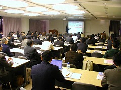 吉本俊宏のセミナー風景