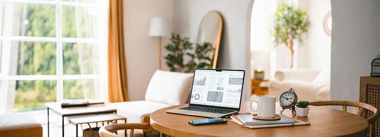 WEB初心者の経営者はホームページ・ビルダーを選ぶべきか？